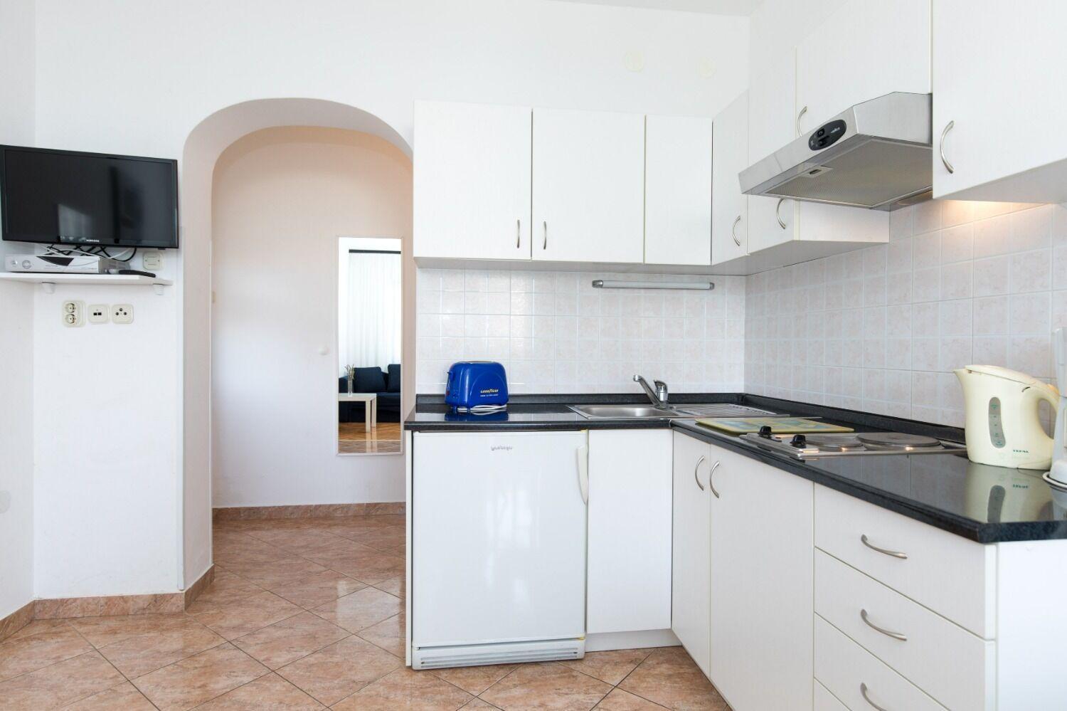 Apartments Kate - 100 M From Beach Malinska Buitenkant foto