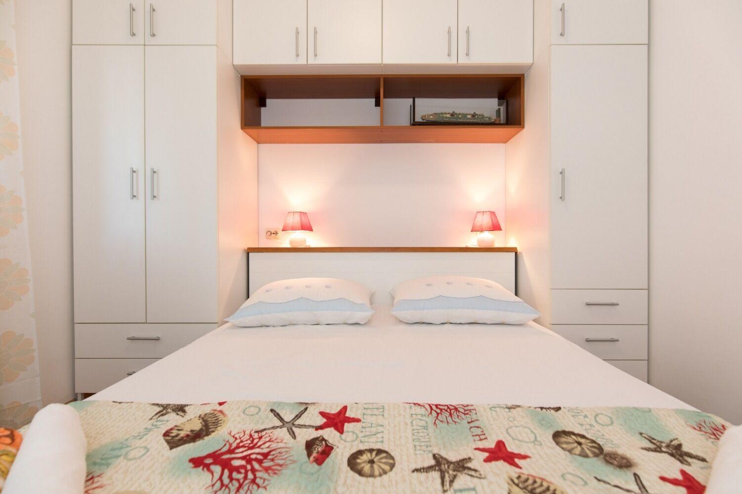 Apartments Kate - 100 M From Beach Malinska Buitenkant foto