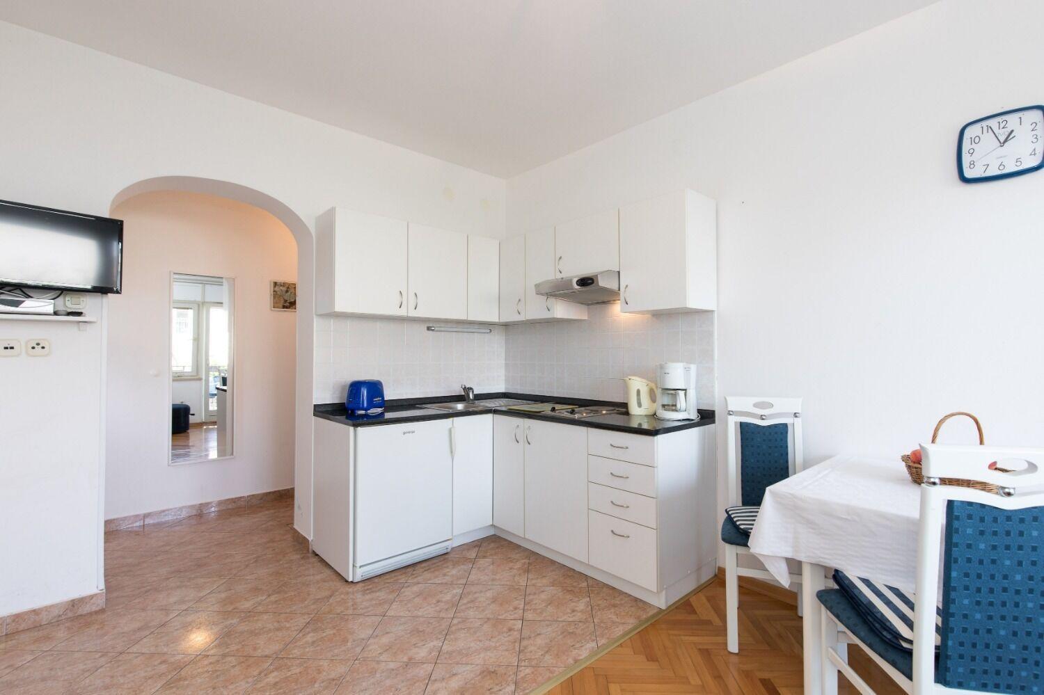 Apartments Kate - 100 M From Beach Malinska Buitenkant foto